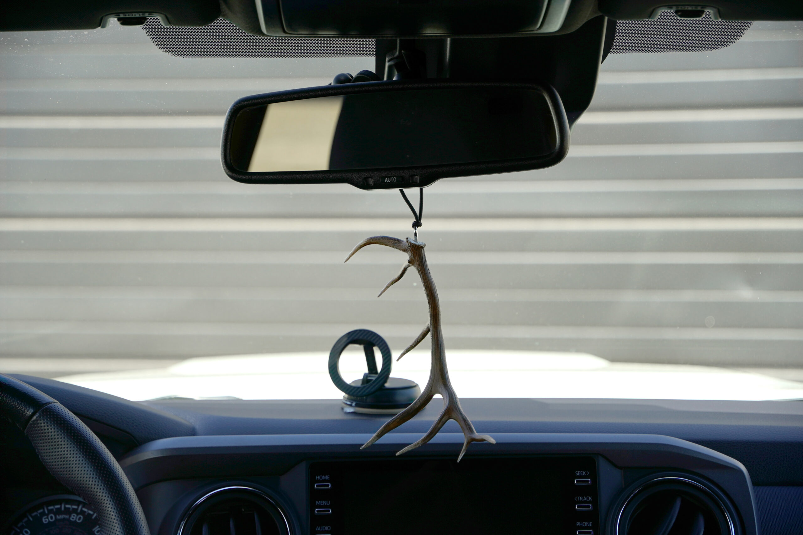 Elk Dangler - Image 3